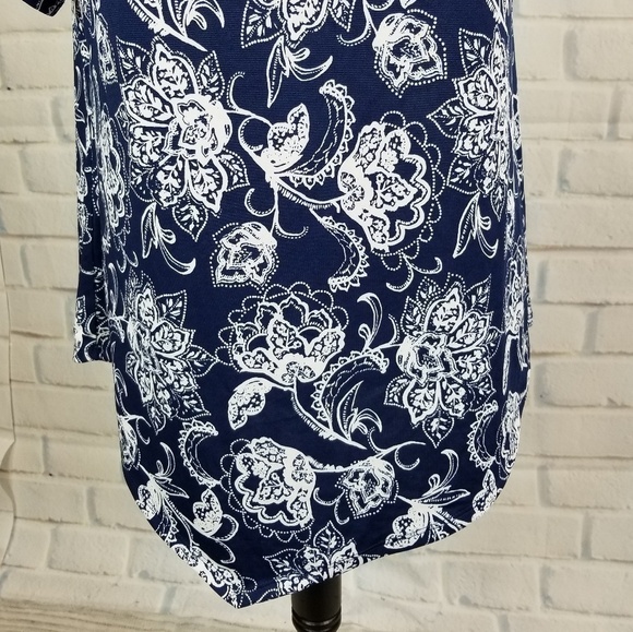 Slinky brand women's size medium top - Picture 6 of 8